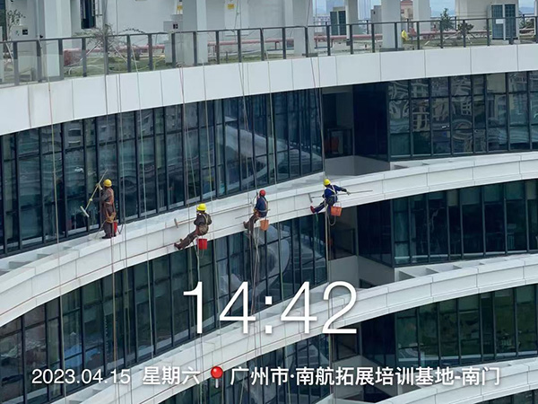 高空作業(yè)安全為先，專業(yè)操作確保無憂